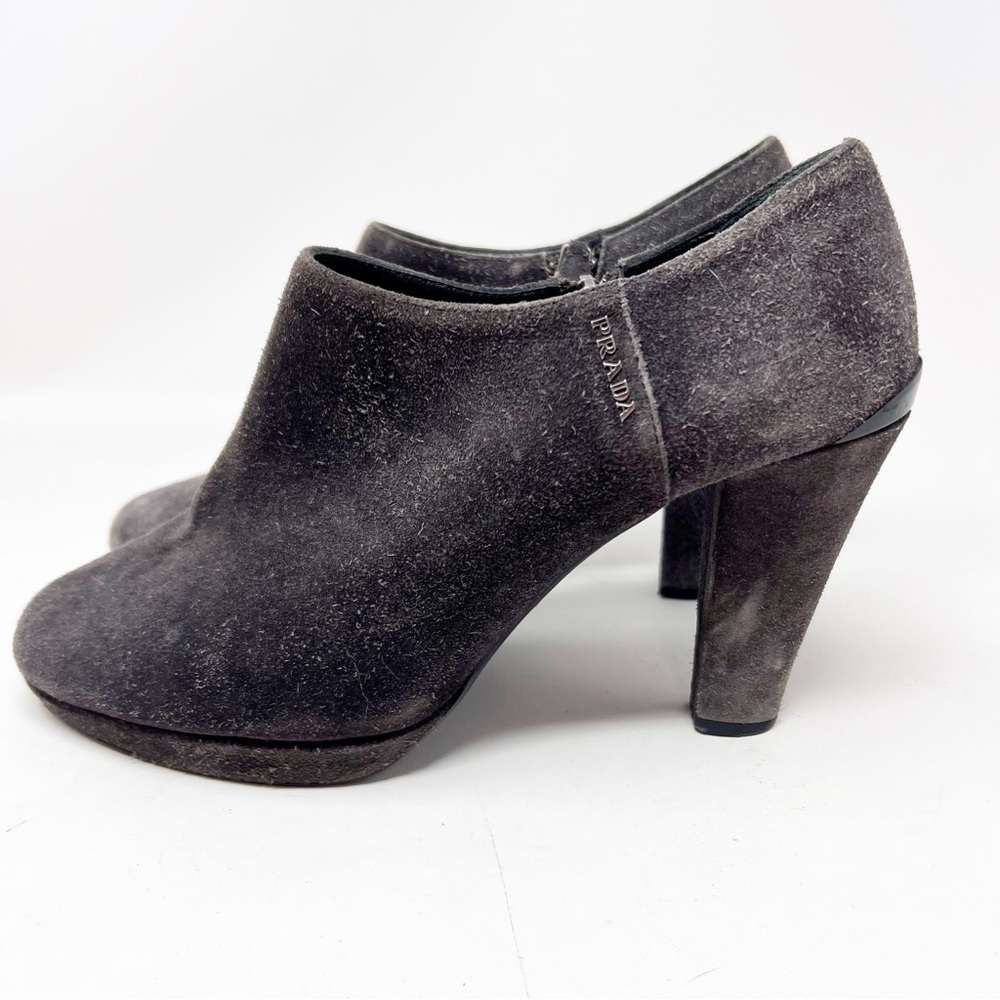 PRADA GRAY SUEDE LOW TOP SIDE ZIP HEELED BOOTIES WOMENS SZ 9